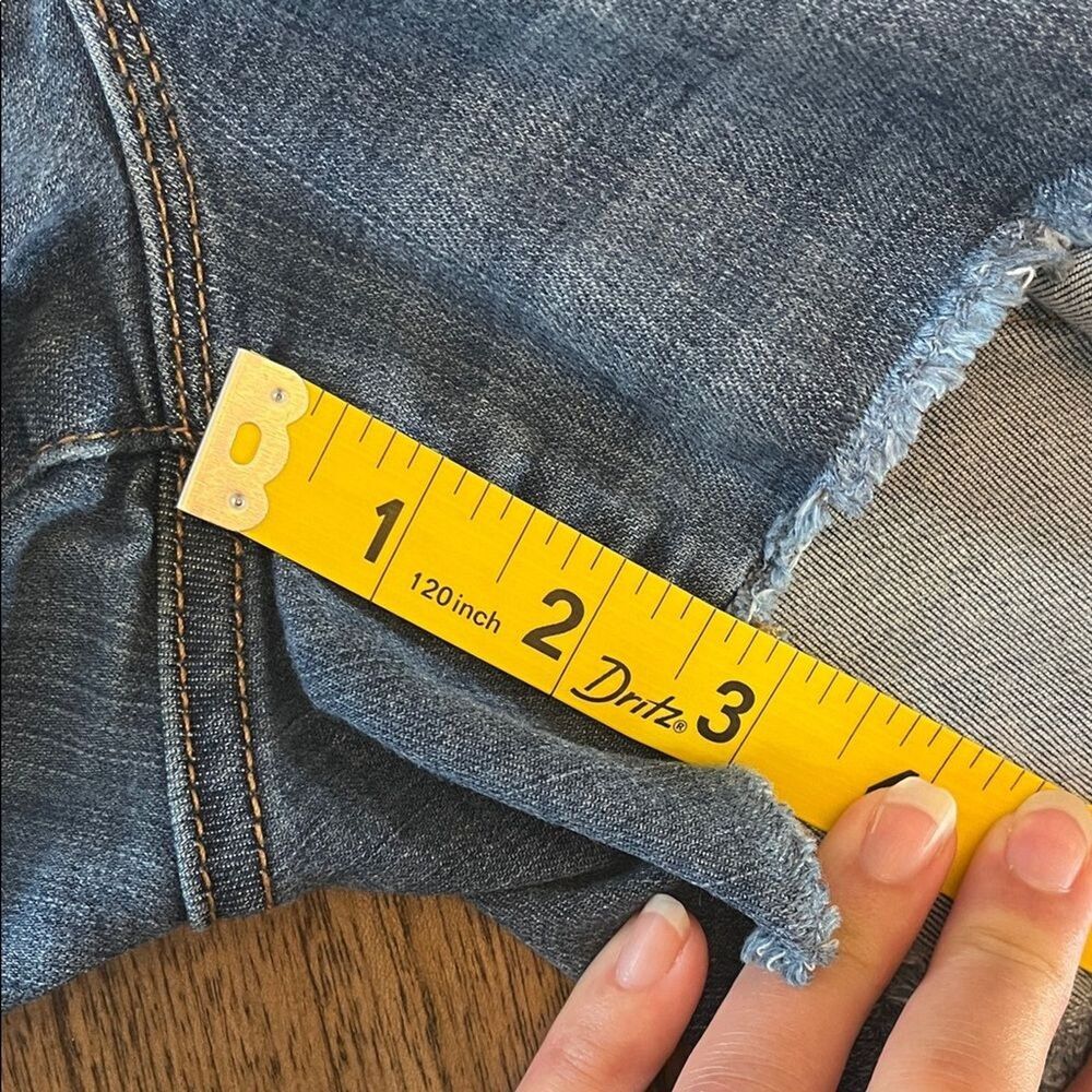 J. Crew Cut Off Jean Shorts with Embroidered Star Detail Size 30 Medium Wash - Picture 8 of 8